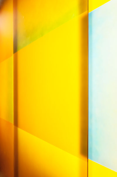 Detail des farbigen Fensters